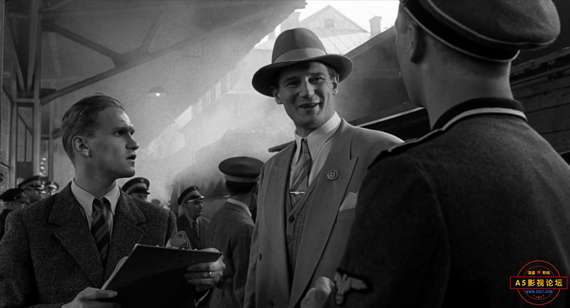 Schindlers.List.1993.Blu-ray.x264-10bit.1080P.DTS.AC3.Dualaudio.Mysilu.mkv_20200.jpg