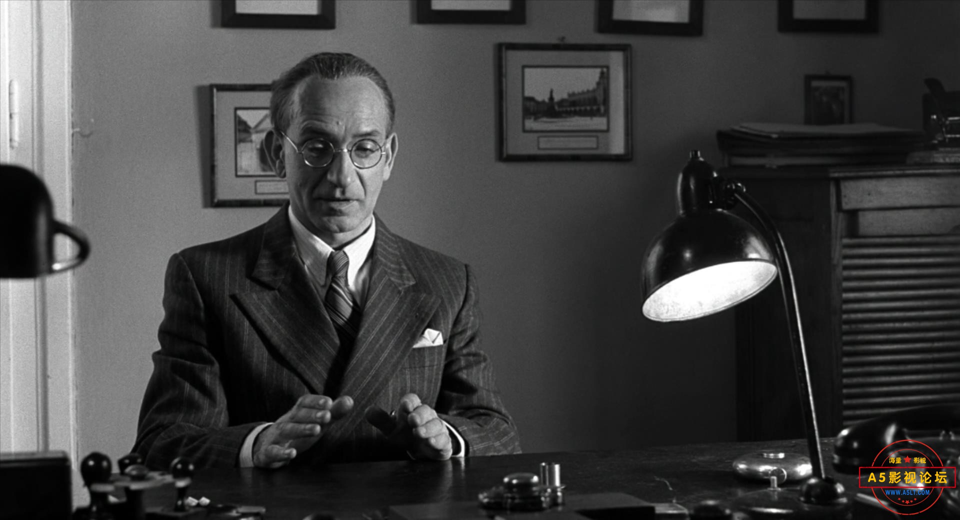 Schindlers.List.1993.Blu-ray.x264-10bit.1080P.DTS.AC3.Dualaudio.Mysilu.mkv_20200.jpg