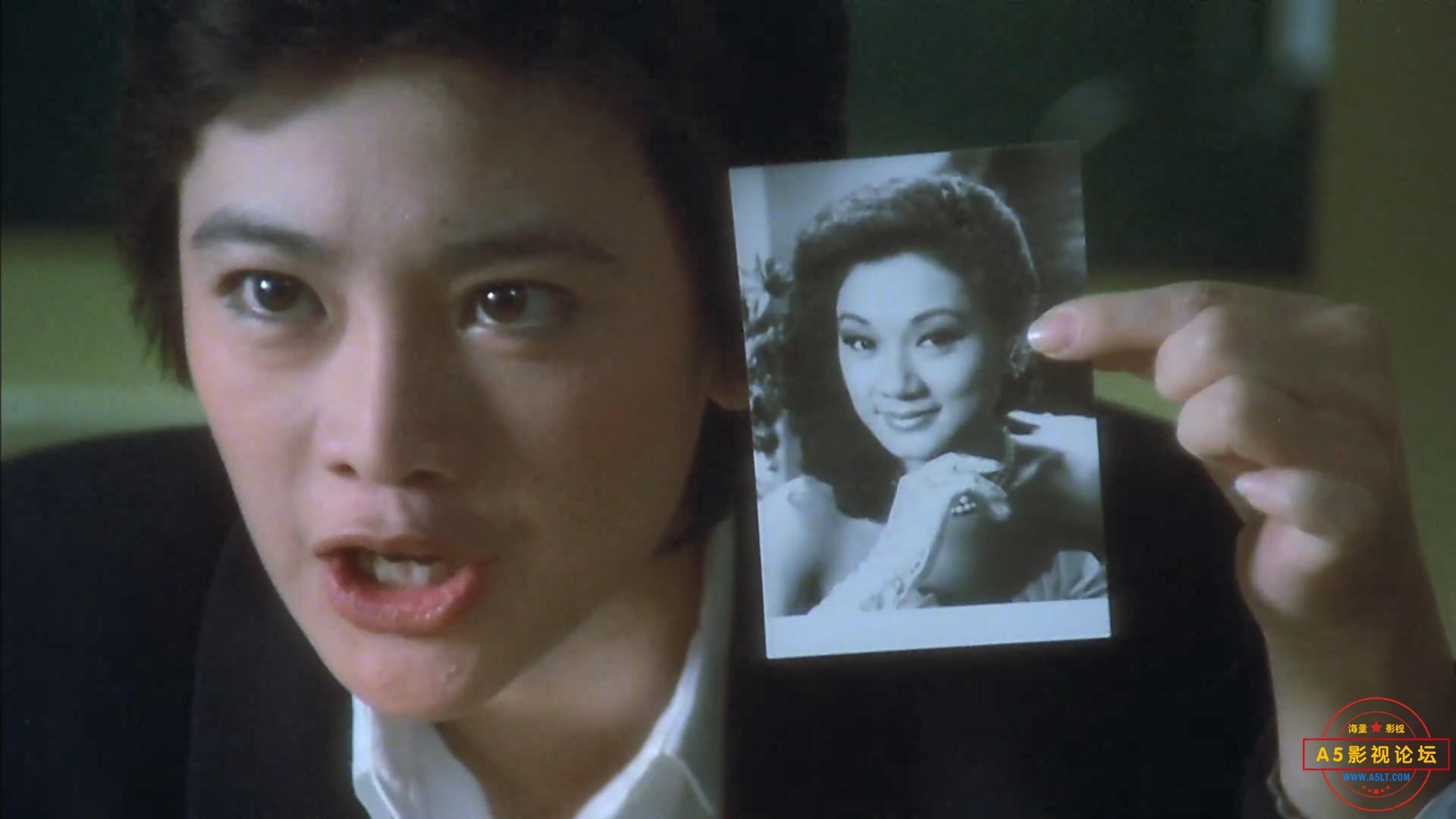 难兄难弟 1982 国粤双语中字.mkv_20201006_174851740.jpg