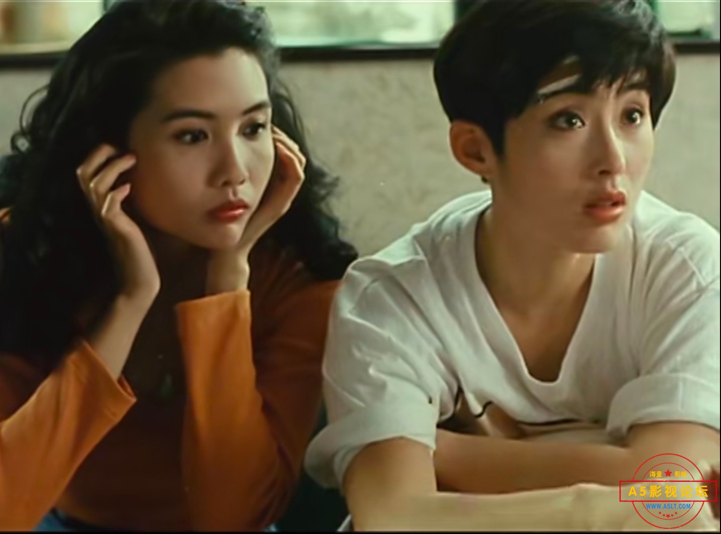 女黑侠黄莺