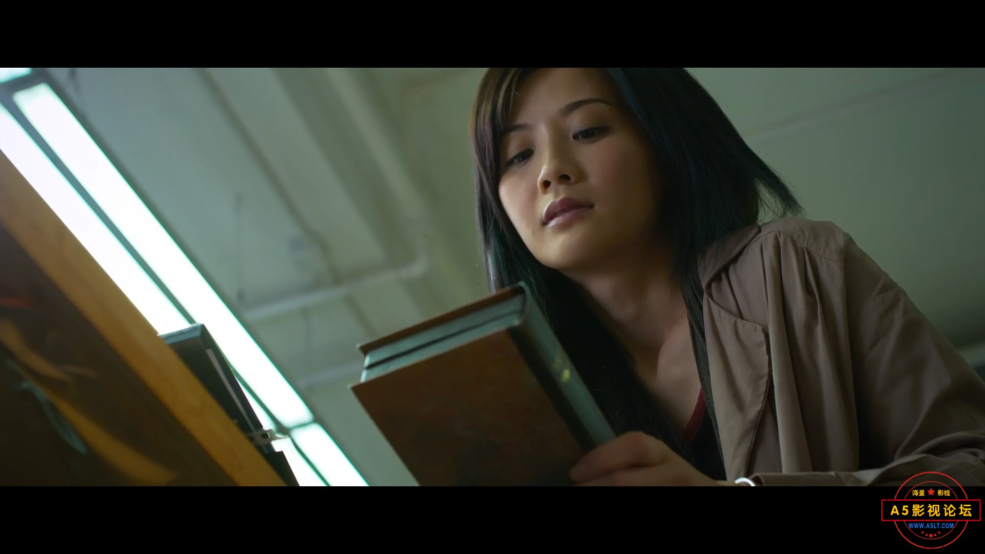 雏妓1080p.国粤双语中字-01_27_45-2022_03_01_17_39_02.jpg