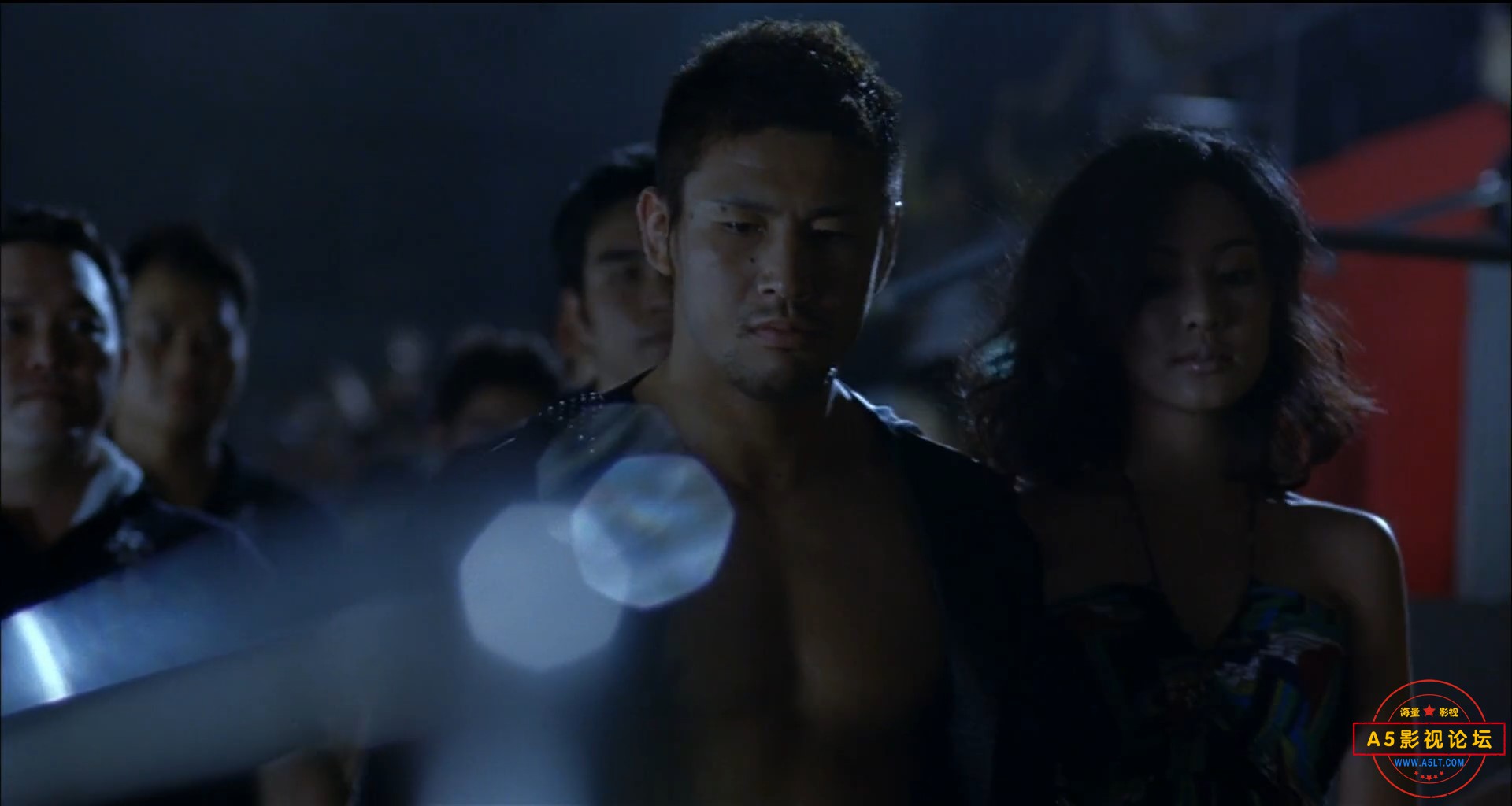 j 鸡.1080P.国粤双语.中字-00_35_39-2022_03_15_10_35_39.jpg