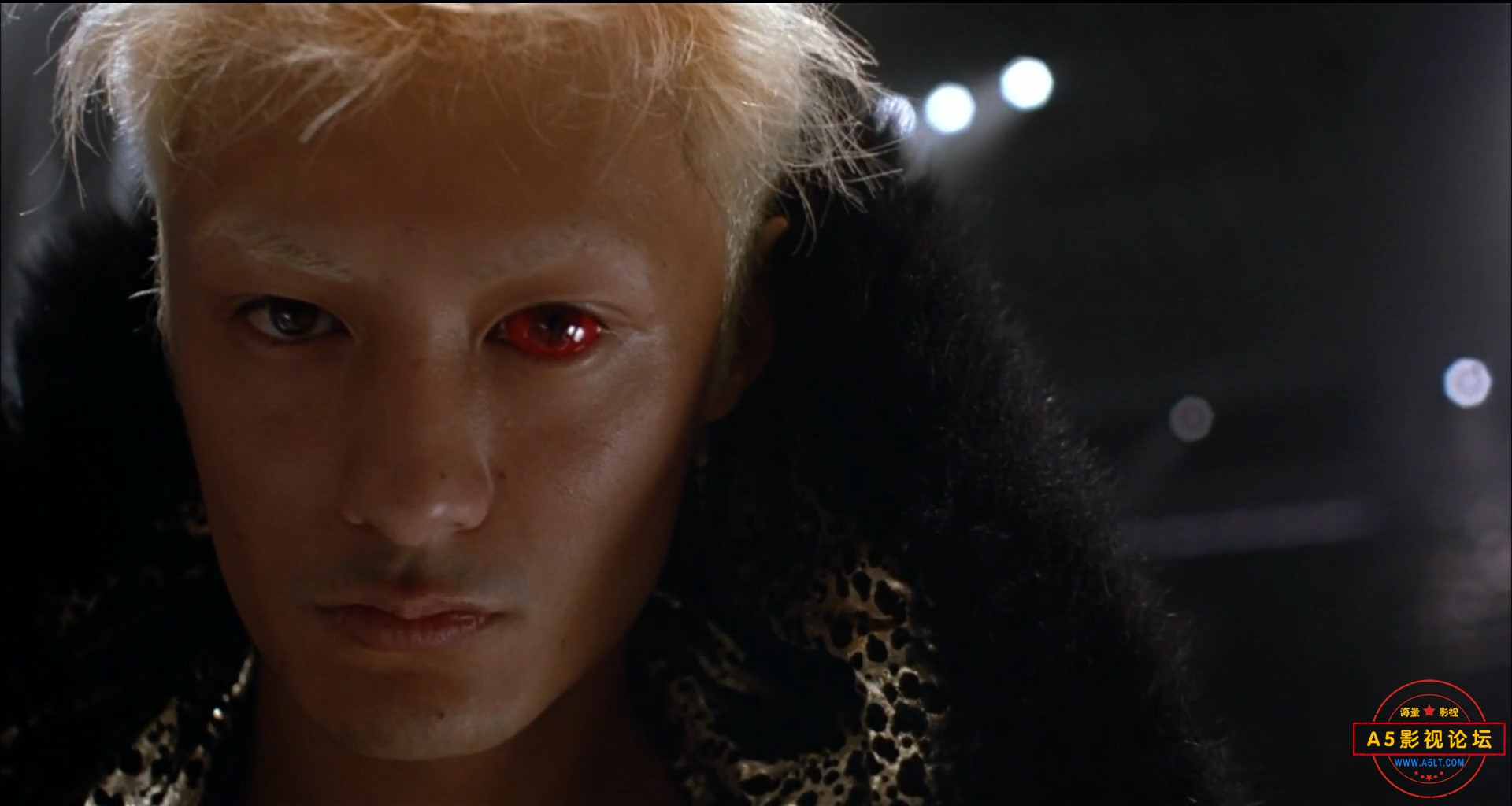 j 鸡.1080P.国粤双语.中字-01_31_33-2022_03_15_10_39_29.jpg