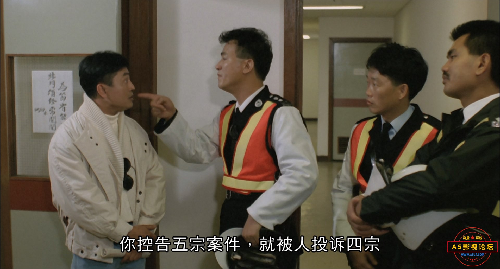 Road.Warriors.1987.BluRay.1080p.2Audio.TrueHD.5.1.x265.10bit-ALT.mkv_snapshot_00.jpg