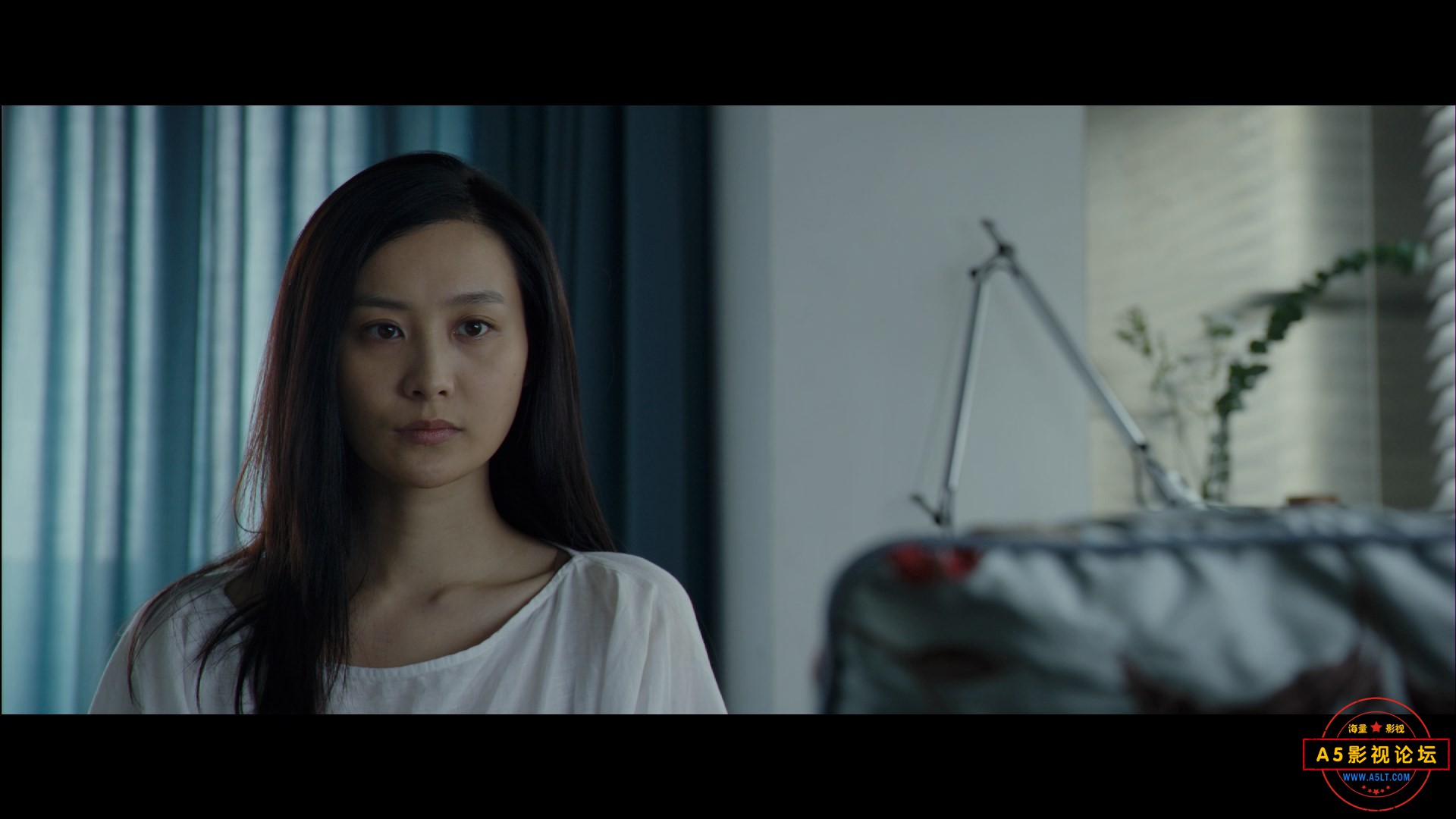 Tales.from.the.Dark.2.2013.BluRay.1080p.TrueHD.5.1.x265.10bit-ALT.mkv_snapshot_0.jpg