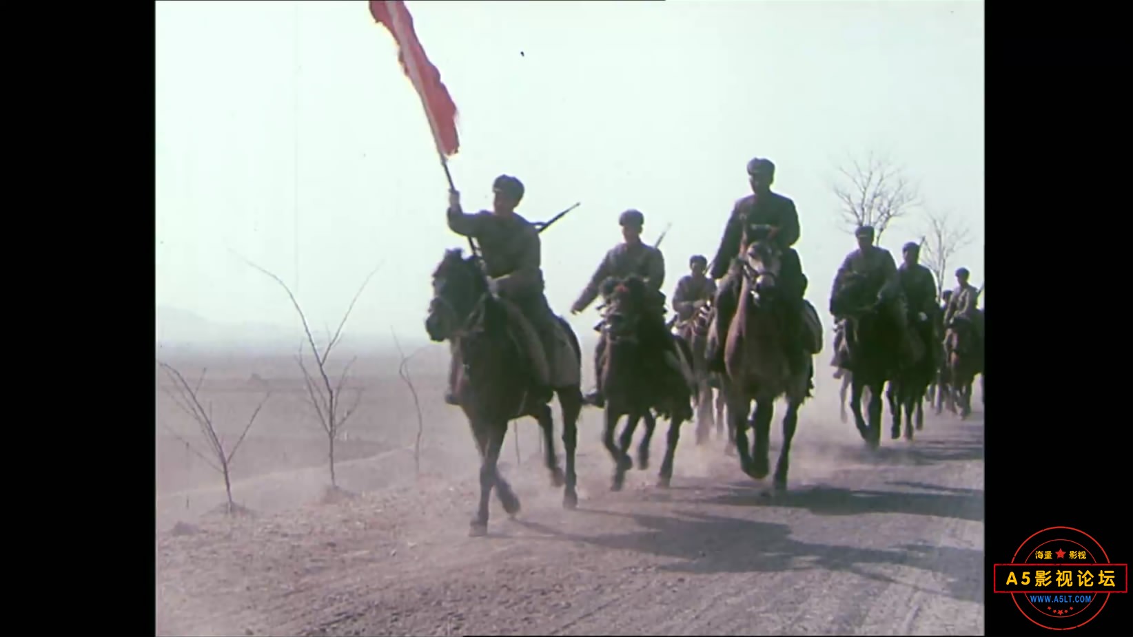 《车轮滚滚》（长影1975）W[00_02_05][20221204-103357-2].JPG