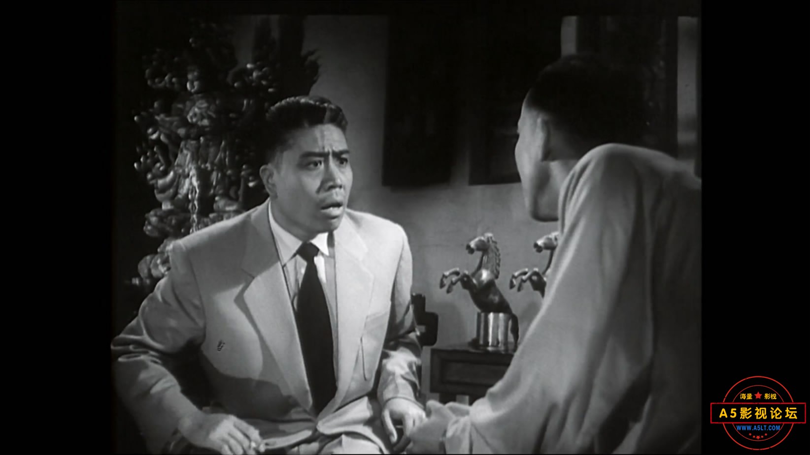 《羊城暗哨》（海燕1957）W[00_54_13][20221204-125109-1].JPG