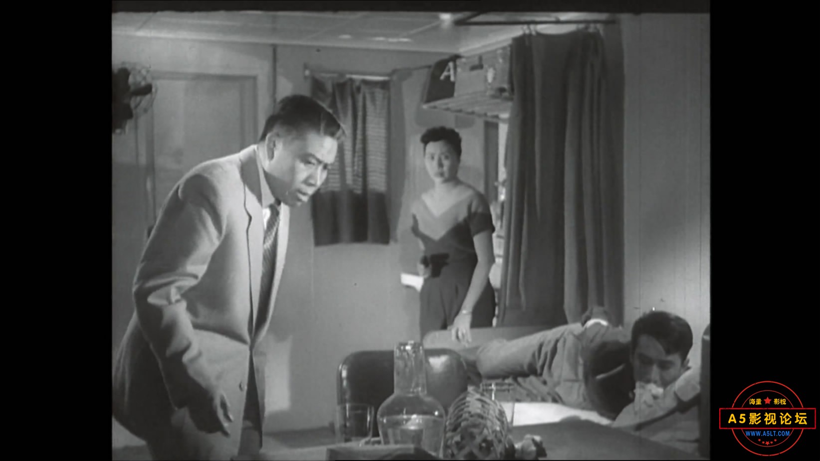 《羊城暗哨》（海燕1957）W[01_31_41][20221204-125222-4].JPG