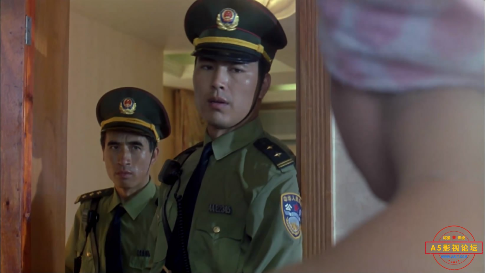 《神警天降》（珠影1998）W[00_12_01][20221204-152358-2].JPG