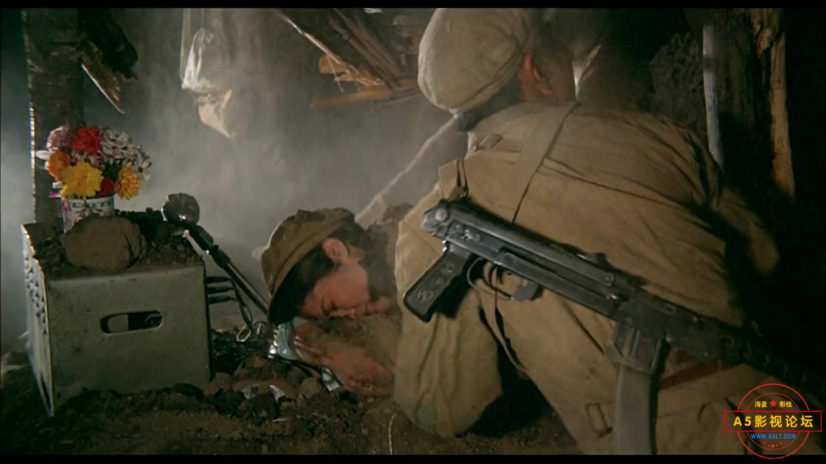 《战地之星》（八一1983）W[01_12_36][20221204-211117-0].JPG