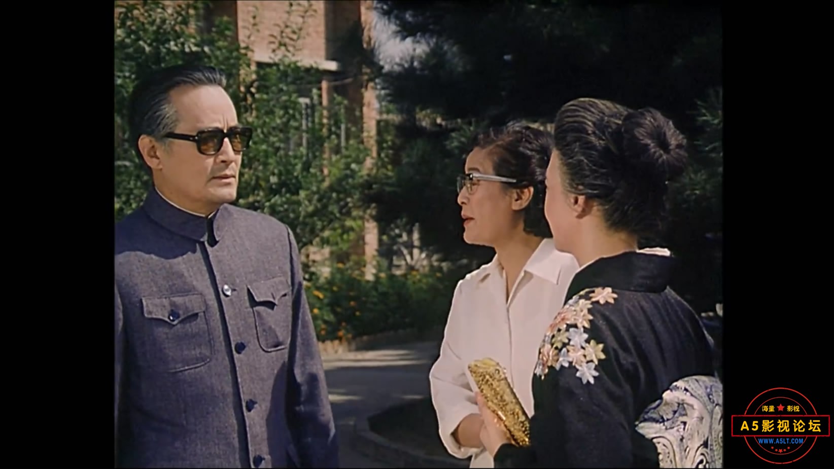 《玉色蝴蝶》（峨影1980）W[00_58_06][20221206-111156-3].JPG