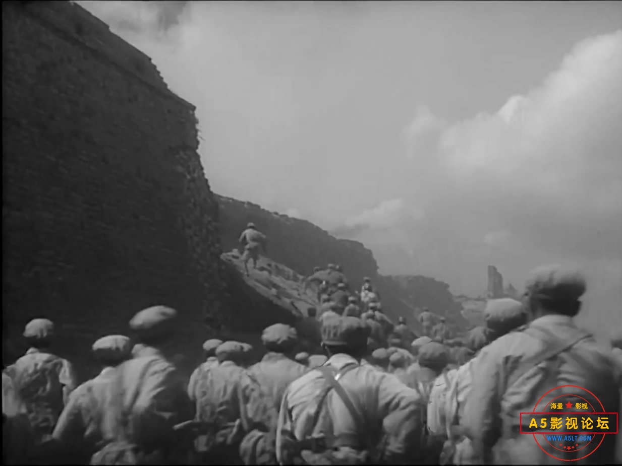 《济南战役》（长影1979）W[01_36_19][20221207-184547-8].JPG