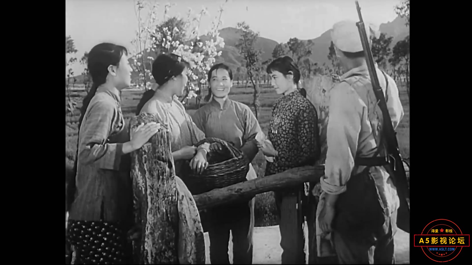 《小二黑结婚》（北影1964）[00_12_30][20221209-113322-8].JPG