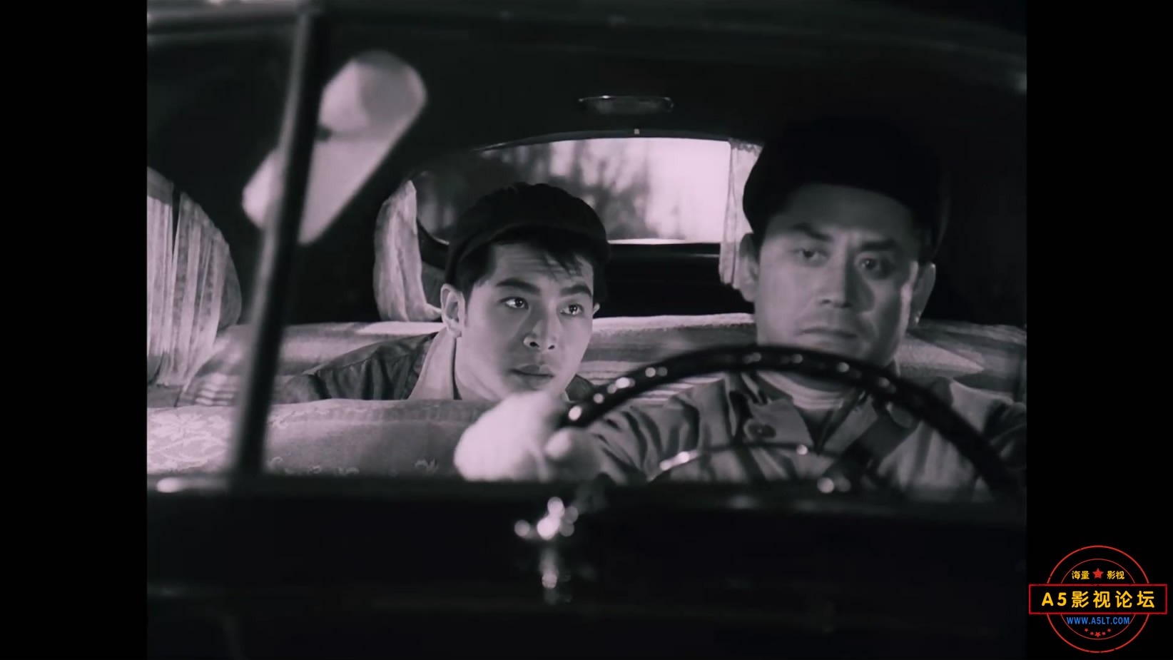 《国庆十点钟》（长影1956）[01_15_37][20221210-102535-6].JPG
