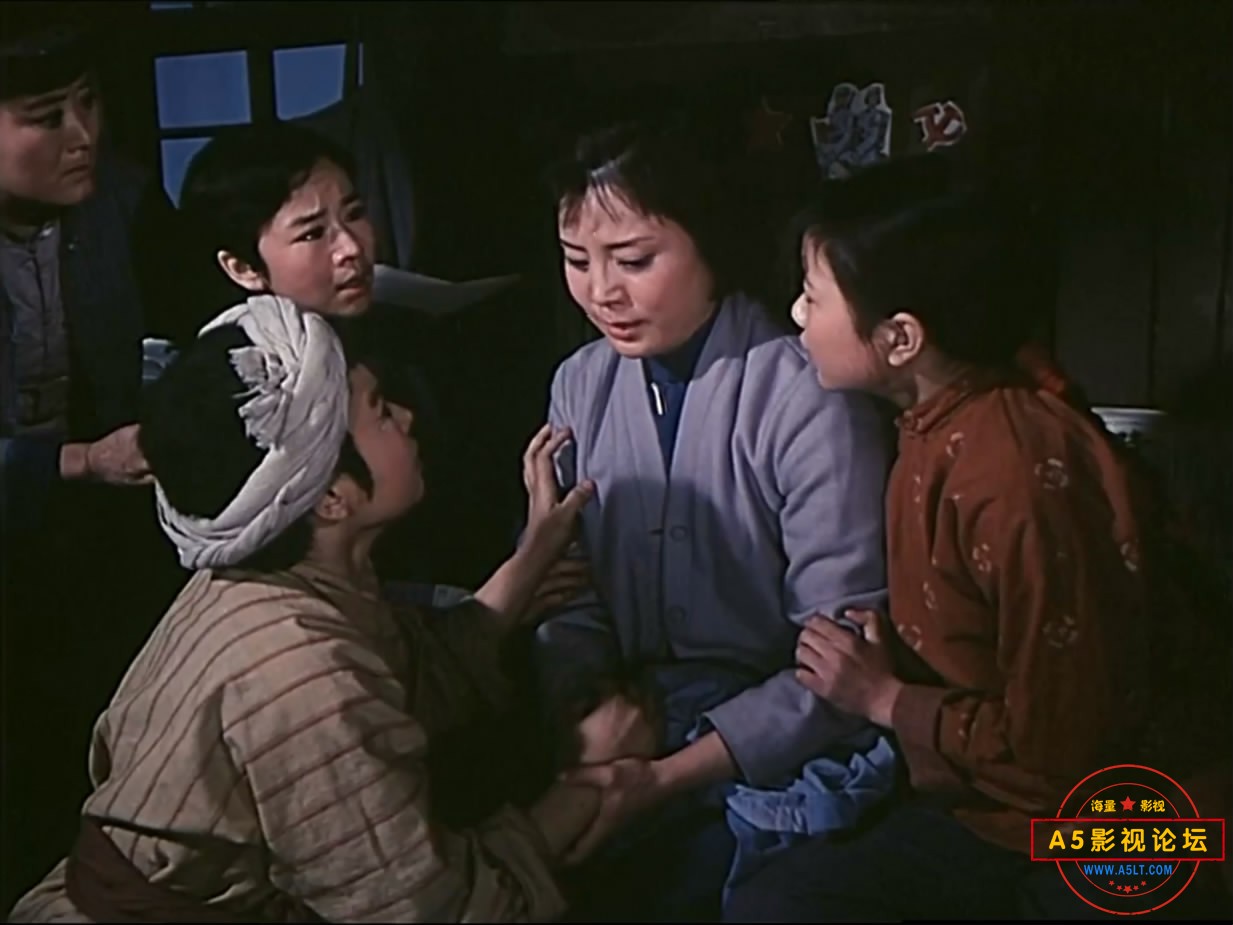 《报童》（北影1979）Web[00_36_47][20221212-073131-8].JPG