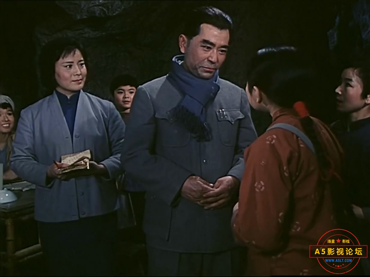 《报童》（北影1979）Web[00_51_39][20221212-073206-2].JPG