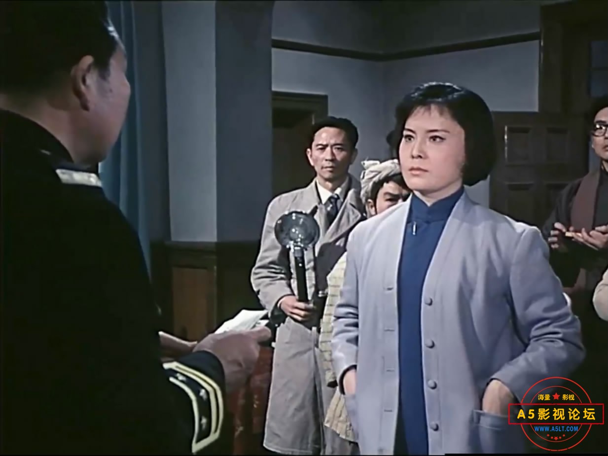 《报童》（北影1979）Web[01_33_10][20221212-073338-8].JPG