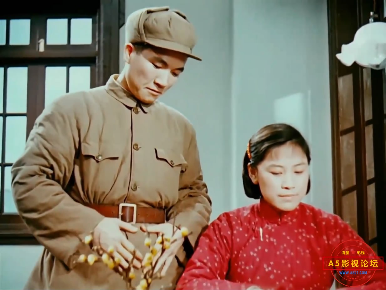 《霓虹灯下的哨兵》（天马196[01_45_21][20221213-181004-0].JPG