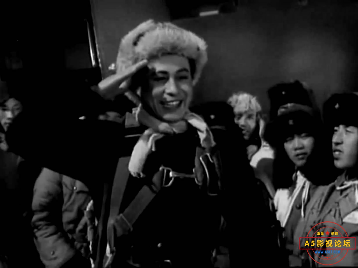 《寂静的山林》（长影1957）[01_33_25][20221213-231315-1].JPG