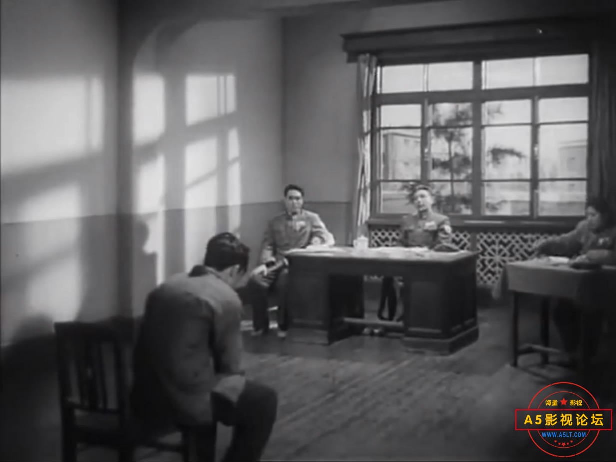《铁道卫士》（长影1960）W[00_45_21][20221221-181827-8].JPG