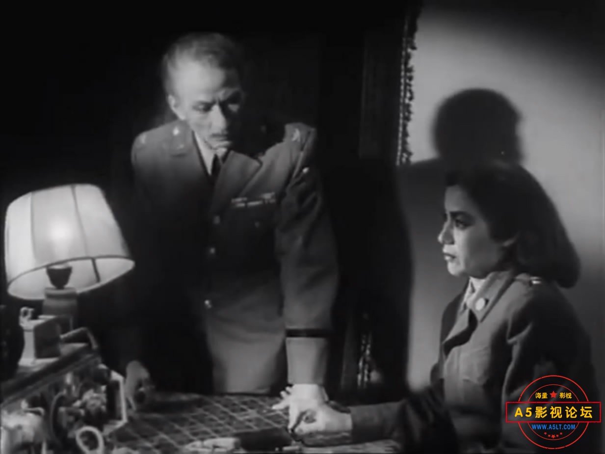 《铁道卫士》（长影1960）W[01_25_40][20221221-182016-3].JPG