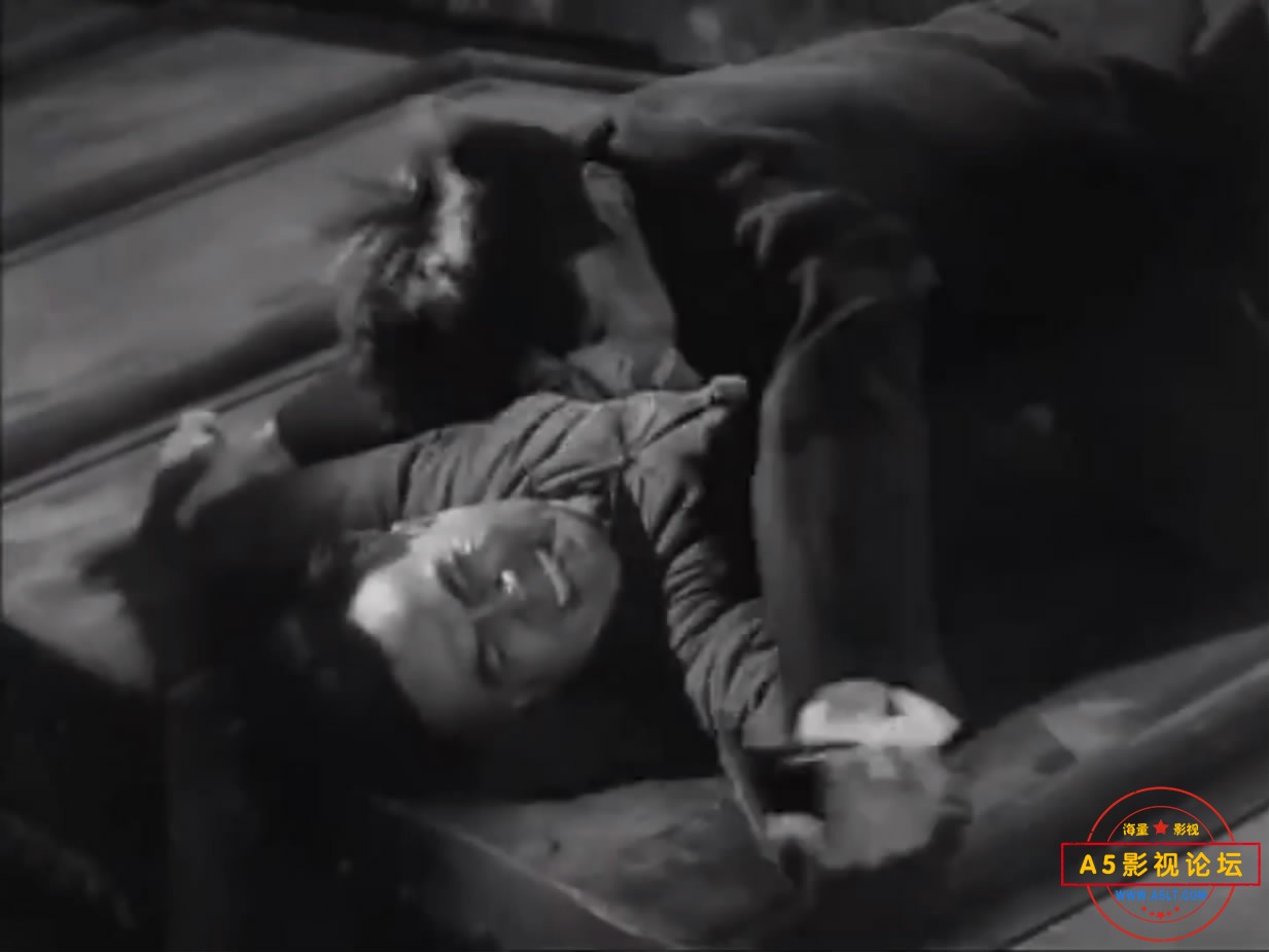 《铁道卫士》（长影1960）W[01_35_28][20221221-182041-4].JPG