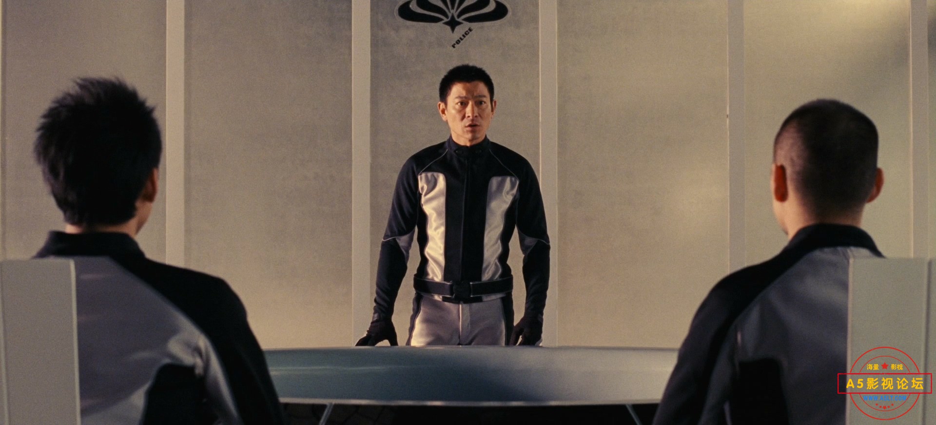 未来警察（国粤）.mkv_20230422_225609.735.jpg
