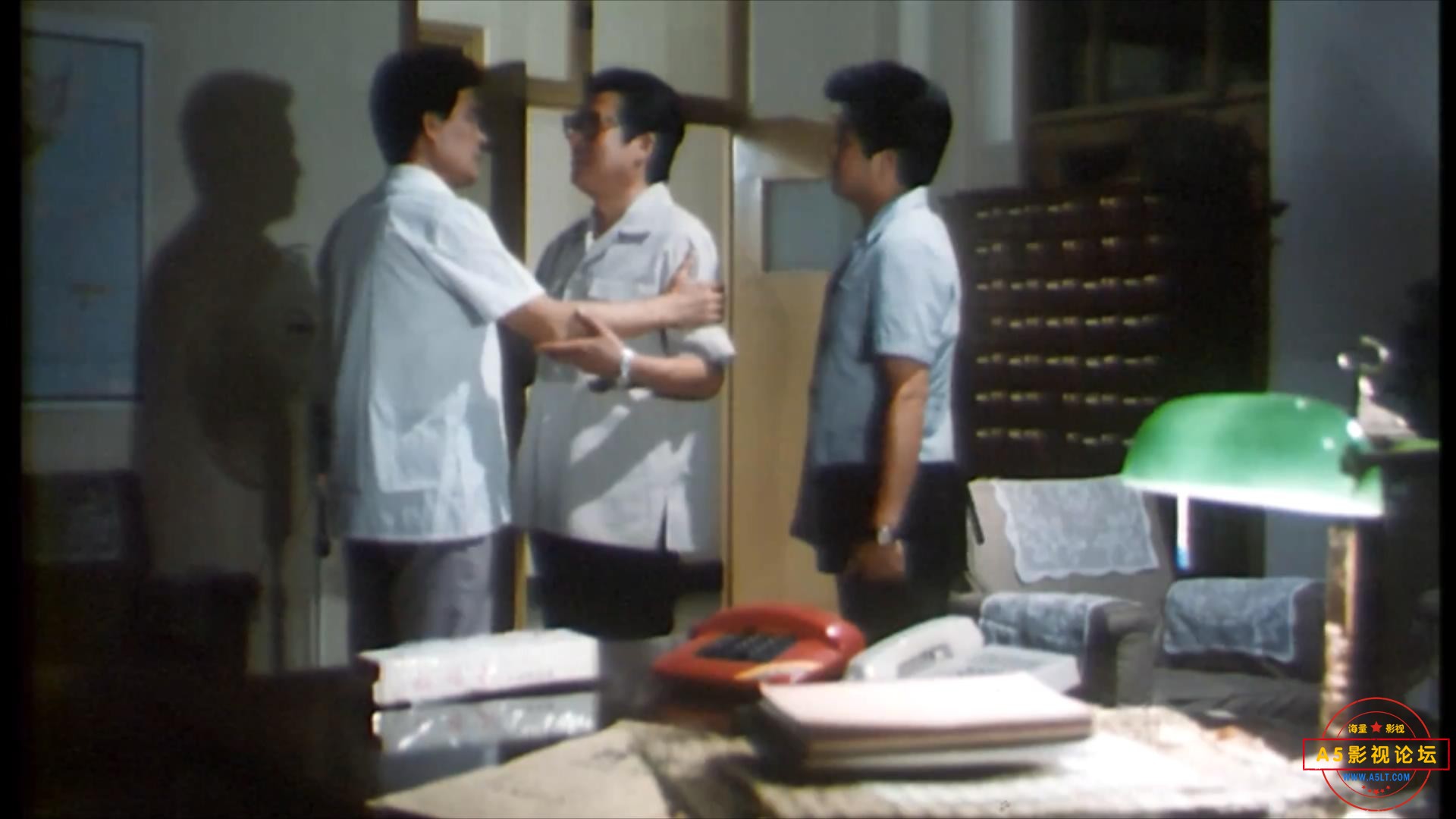 九千六百万双眼睛（1990）.mp4_20230616_191417278.jpg