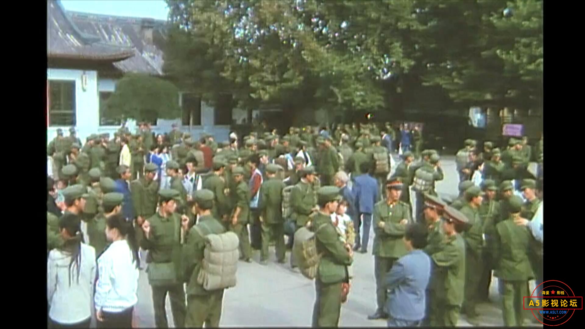 天边有一簇圣火（1990）.mp4_20230624_105933793.jpg