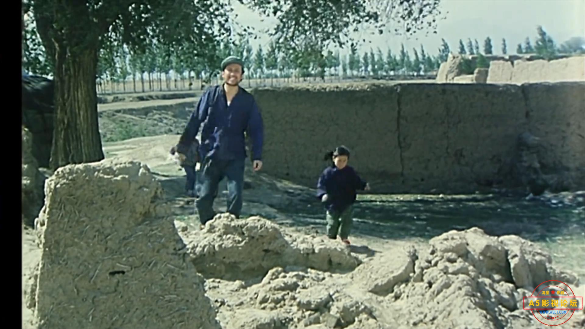 现世活宝（1990）.mp4_20230624_113110542.jpg