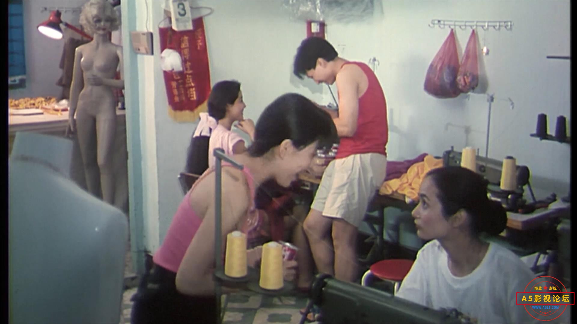 女人街 1989.mp4_20230517_123630832.jpg
