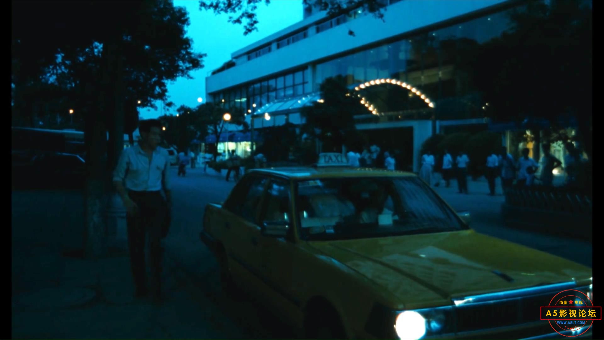 西行囚车 1989.mp4_20230521_112930351.jpg