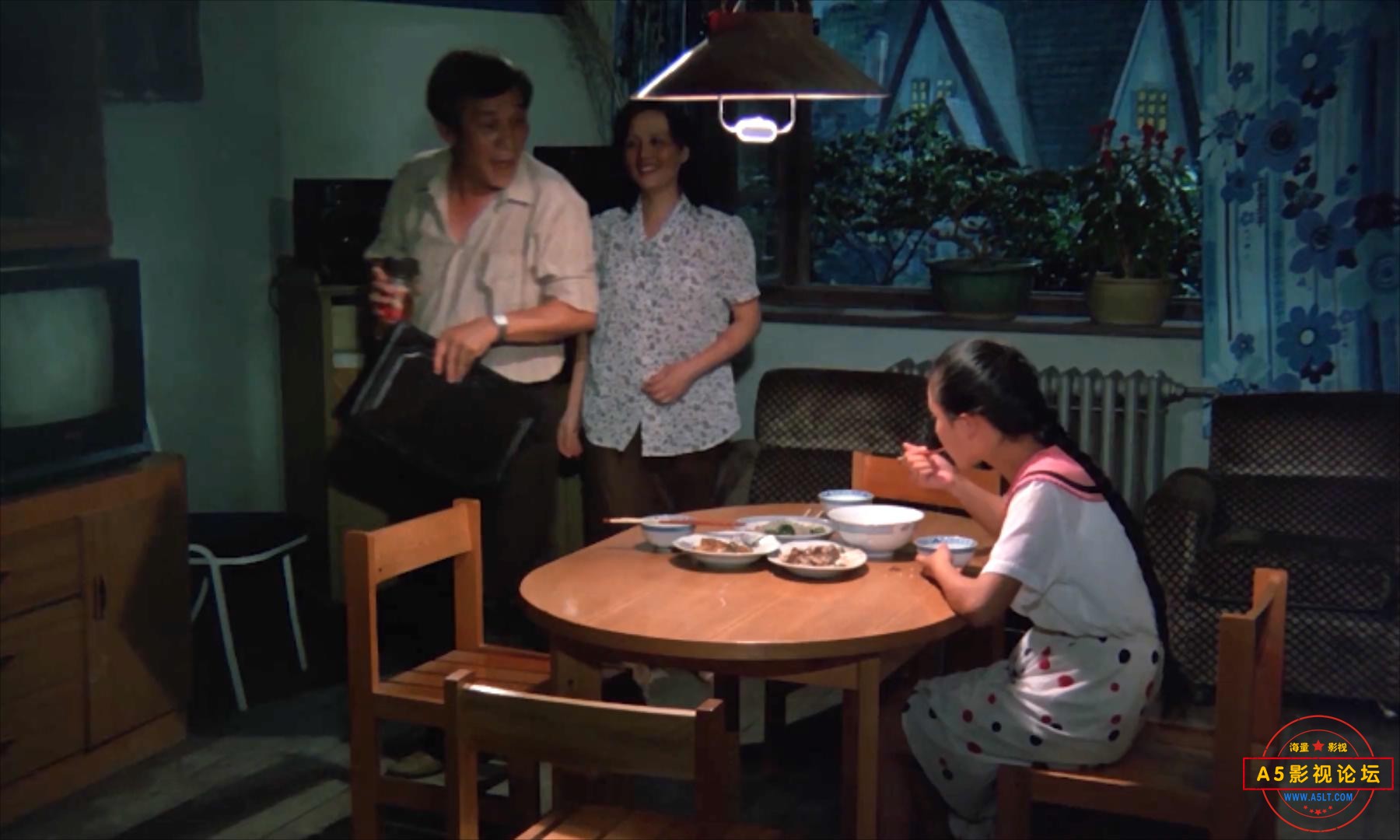 眼镜里的海.1989.mp4_20230720_093217914.jpg