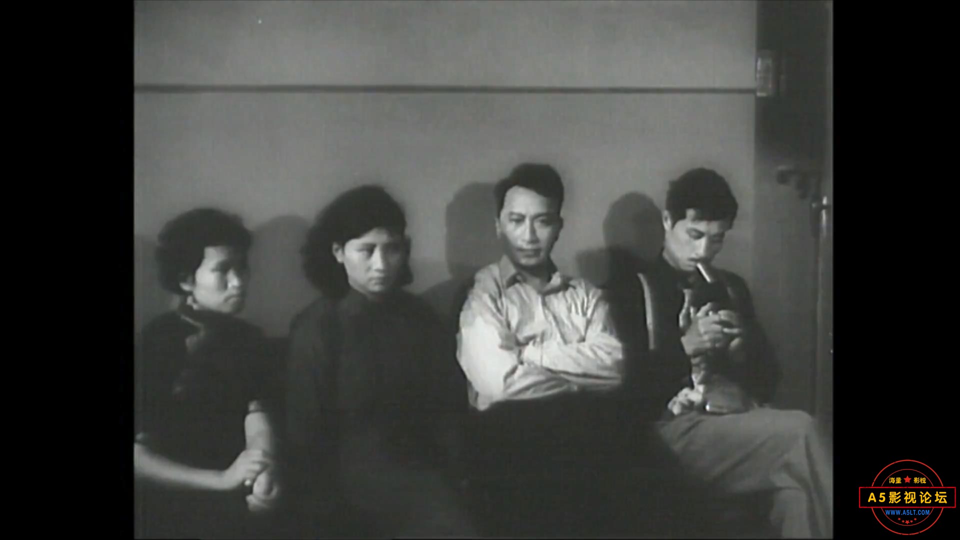 永不消逝的电波 1958.ts_20231201_134850277.jpg