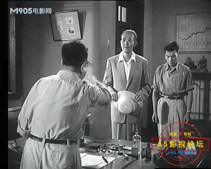 球场风波 1957.mp4_20231206_133327825.jpg