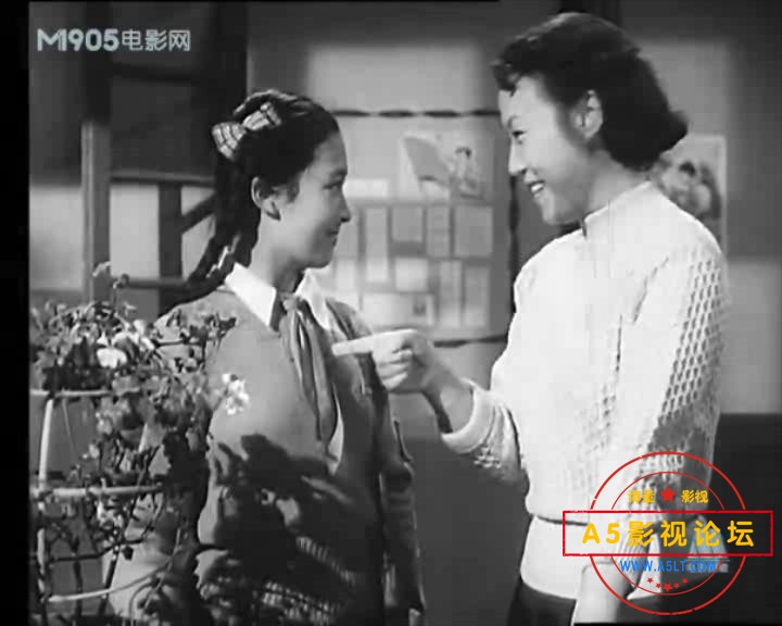 青春的园地 1957.mp4_20231206_135104838.jpg