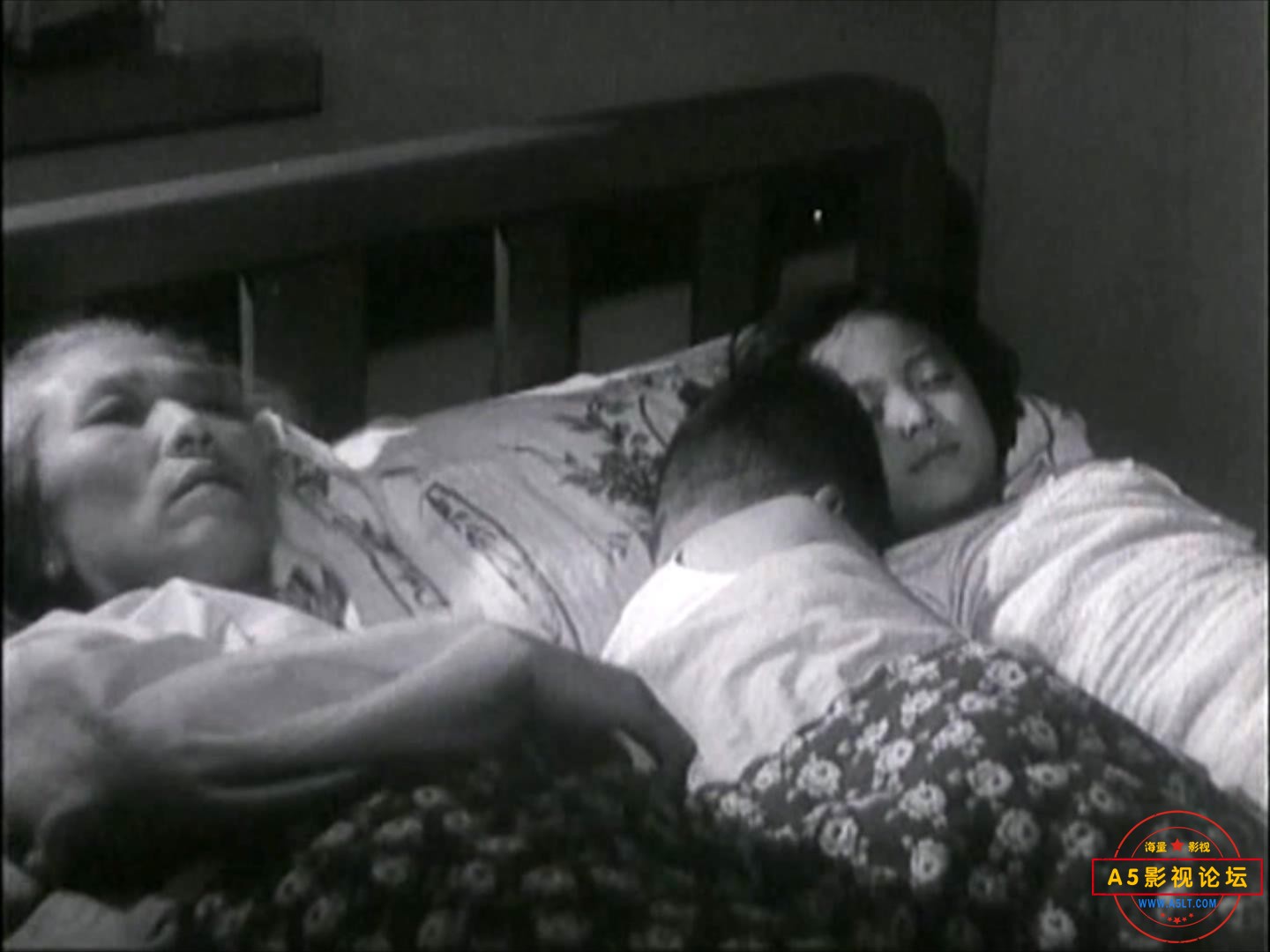 青春的脚步(1957).mp4_20231214_135942575.jpg