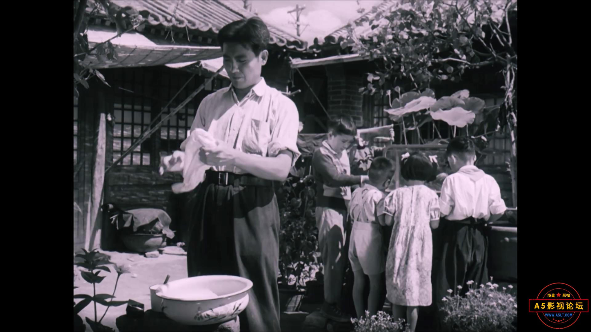 国庆十点钟 1956.mp4_20231220_135320390.jpg