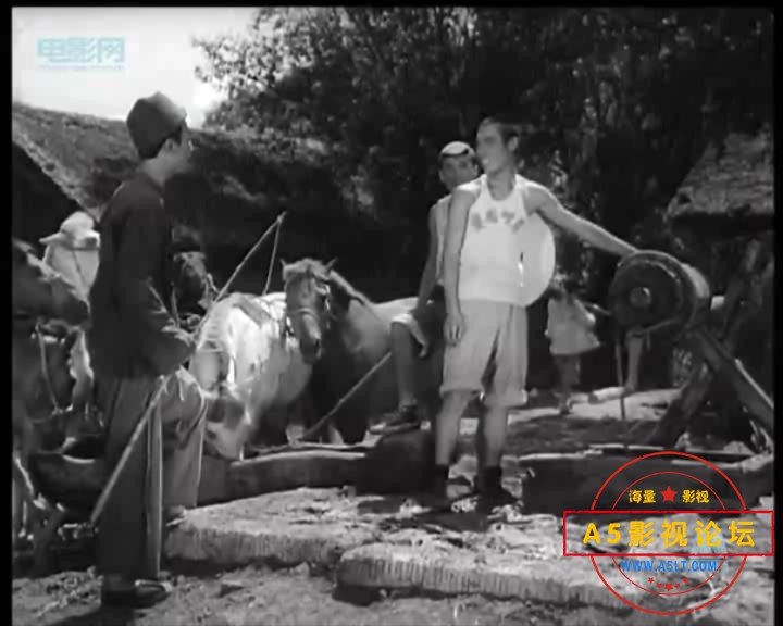 春风吹到诺敏河(东影1954).mp4_20231229_203934294.jpg