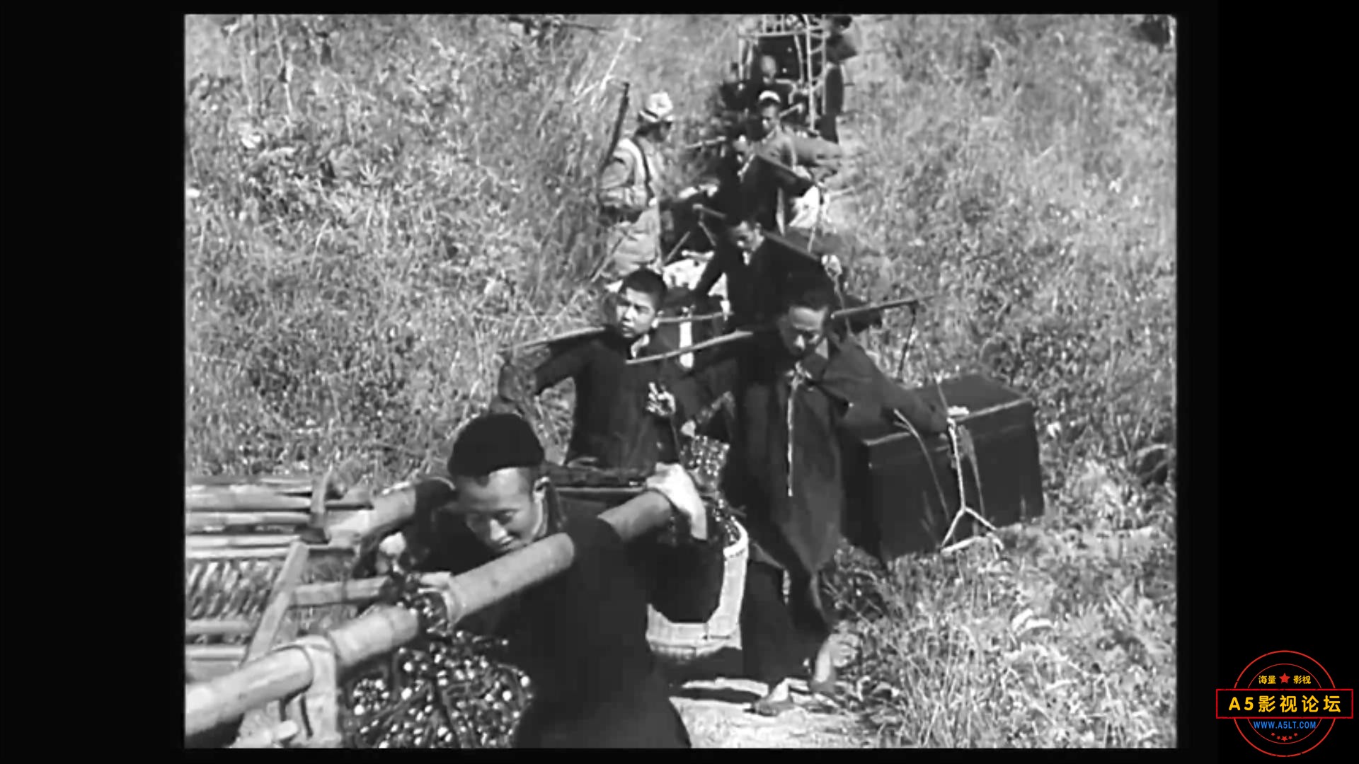 翠岗红旗 1951.mp4_20240105_174229520.jpg