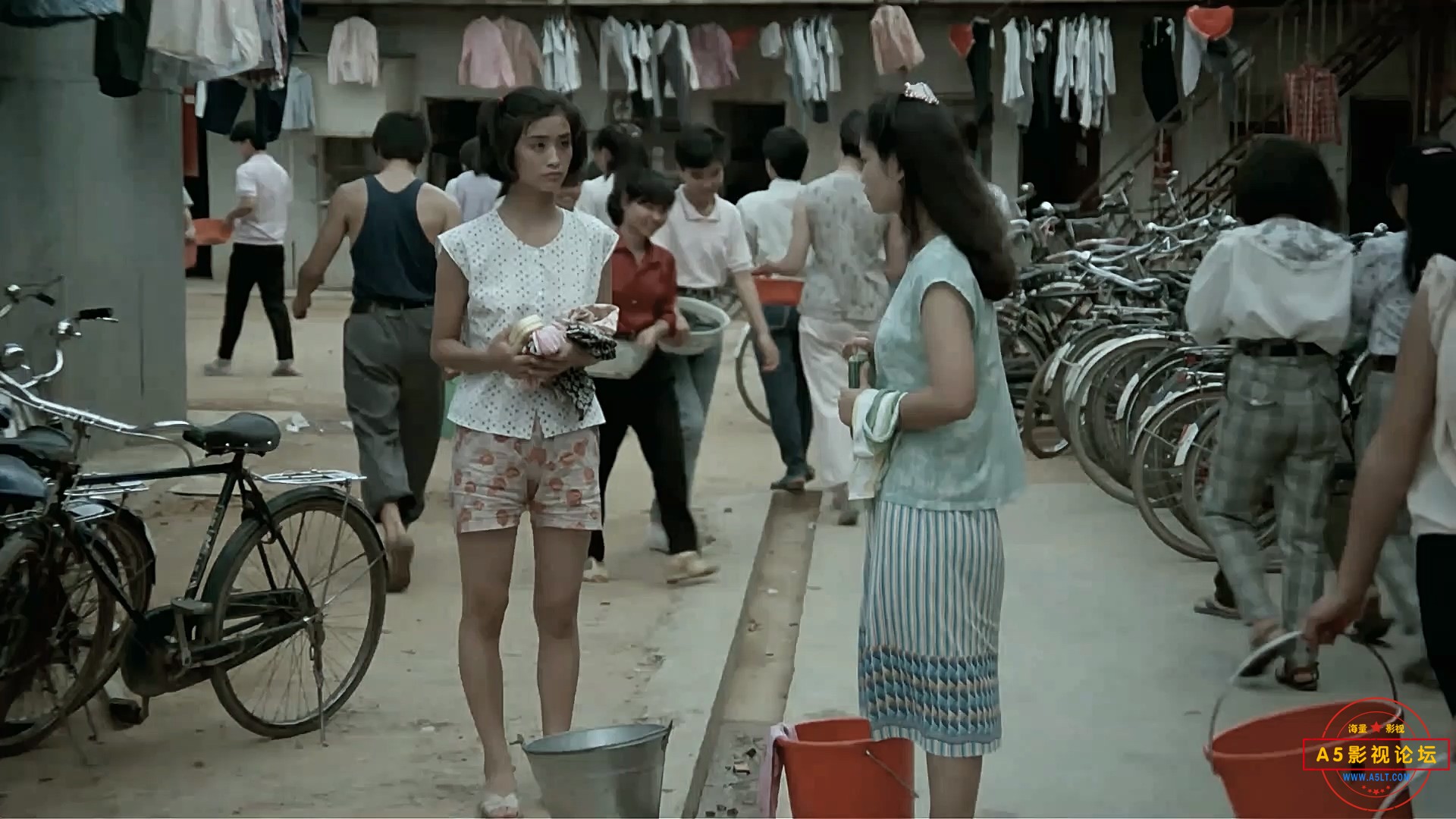特区打工妹.1990.mp4_002204.000.jpg