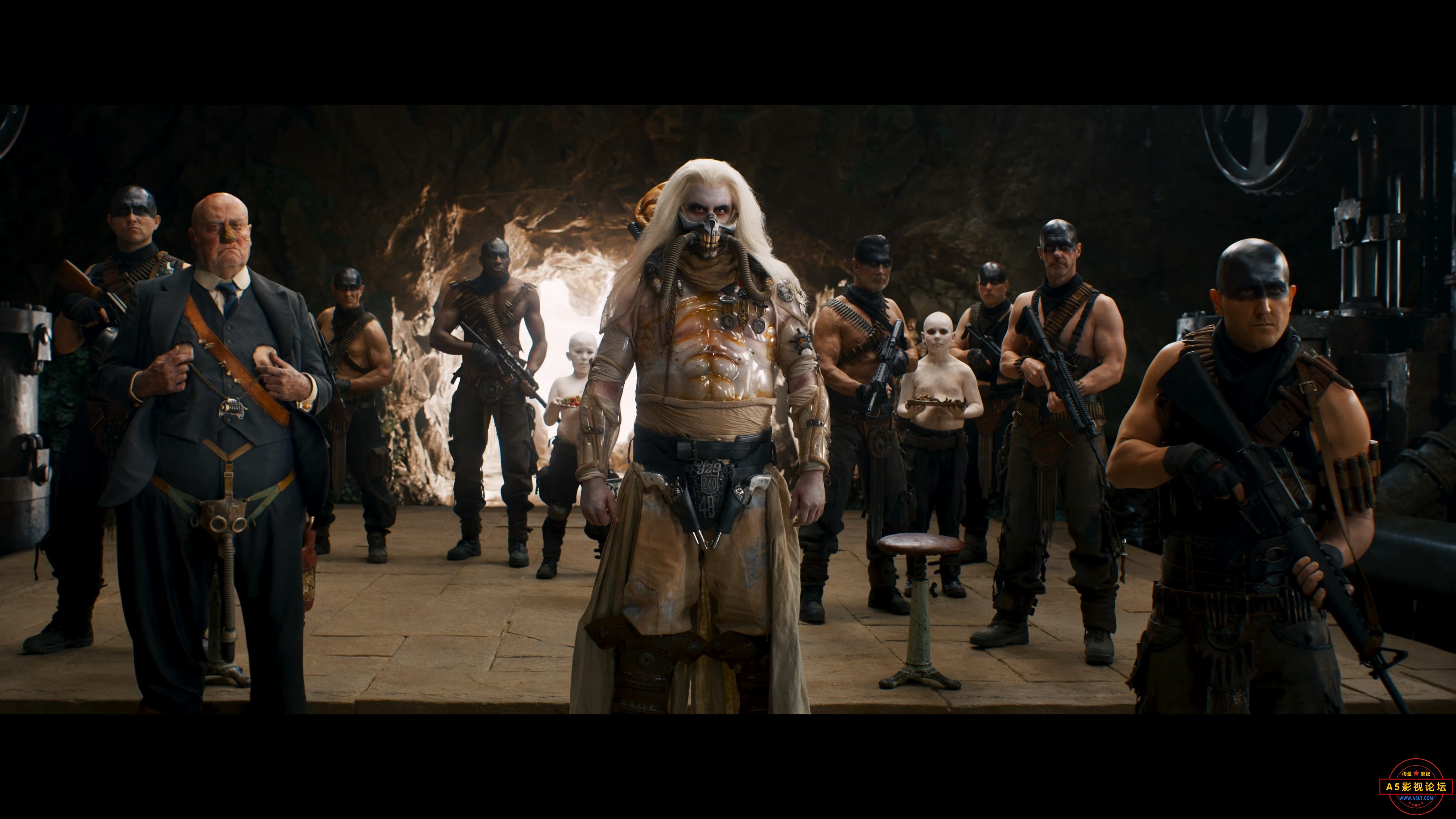 Furiosa.A.Mad.Max.Saga.2024.2160p.WEB.H265.AAC.中英硬字幕.mp4_20240806_164034.306.jpg