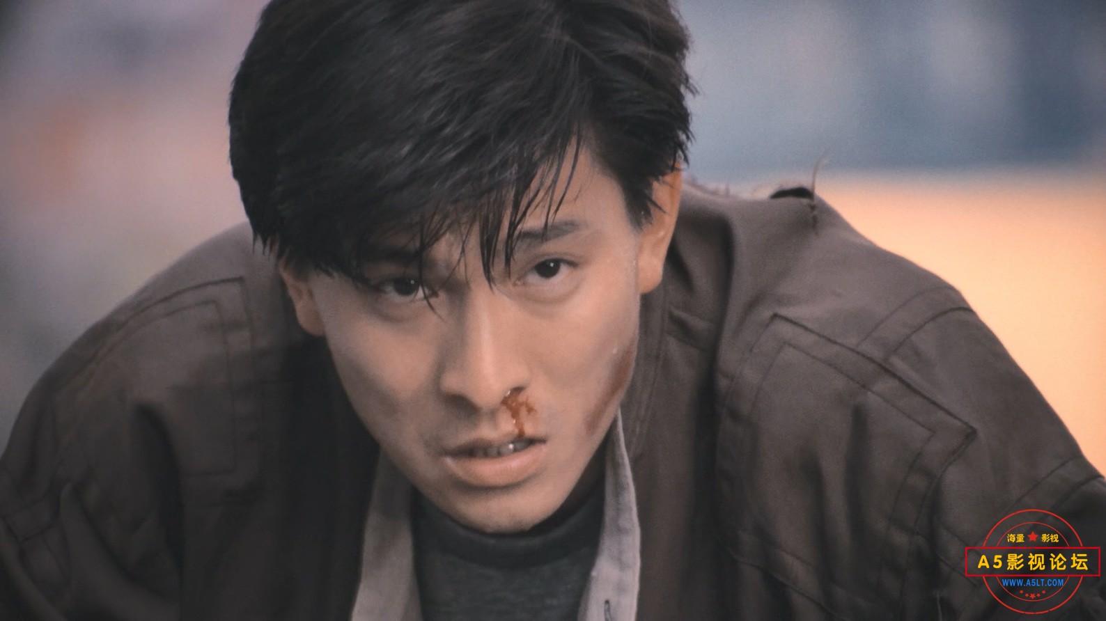 省港旗兵III：逃出香港.1989.1080p.BluRay.x265.10bit.FLAC.2.0.2Audio-QuickIO.mkv_2.jpg